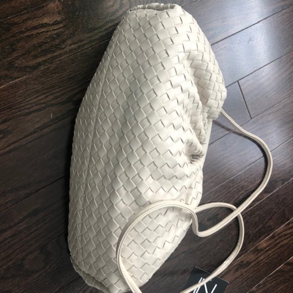 BONE WHITE BASKET WEAVE HANDBAG - Picture 4 of 5